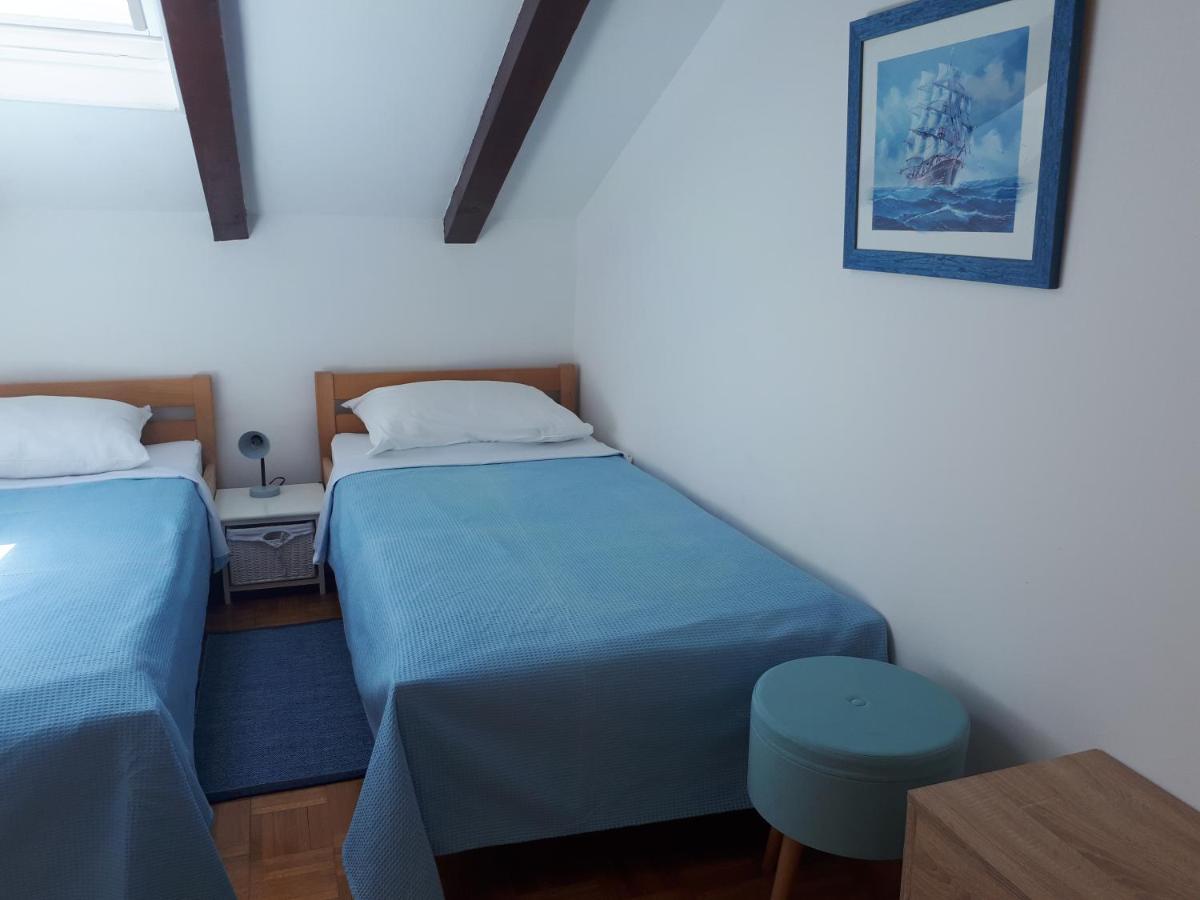 Apartment Pejnovic Malinska Bagian luar foto