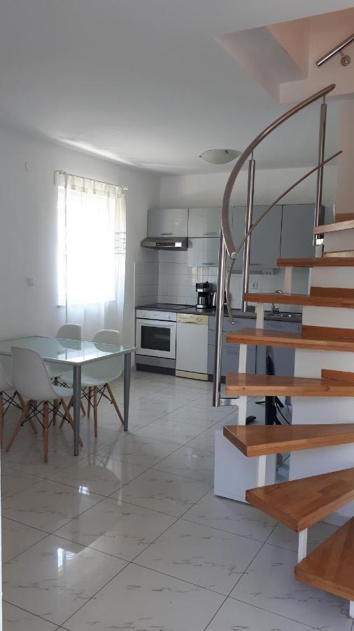 Apartment Pejnovic Malinska Bagian luar foto