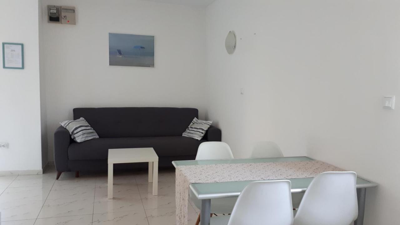 Apartment Pejnovic Malinska Bagian luar foto